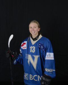 Alyssa Castioni, joueuse de l'équipe SWHL D de la Neuchâtel Hockey Academy