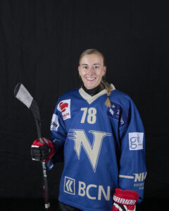 Caroline Werro, joueuse de l'équipe SWHL D de la Neuchâtel Hockey Academy