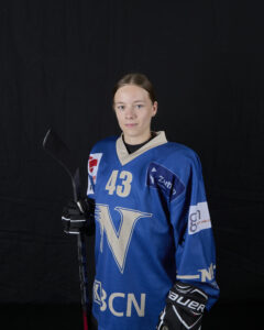 Judith Amadio, joueuse de l'équipe SWHL D de la Neuchâtel Hockey Academy