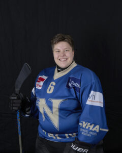 Olivia Sultani, joueuse de l'équipe SWHL D de la Neuchâtel Hockey Academy